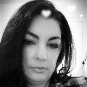 Meet your Posher, Valarie